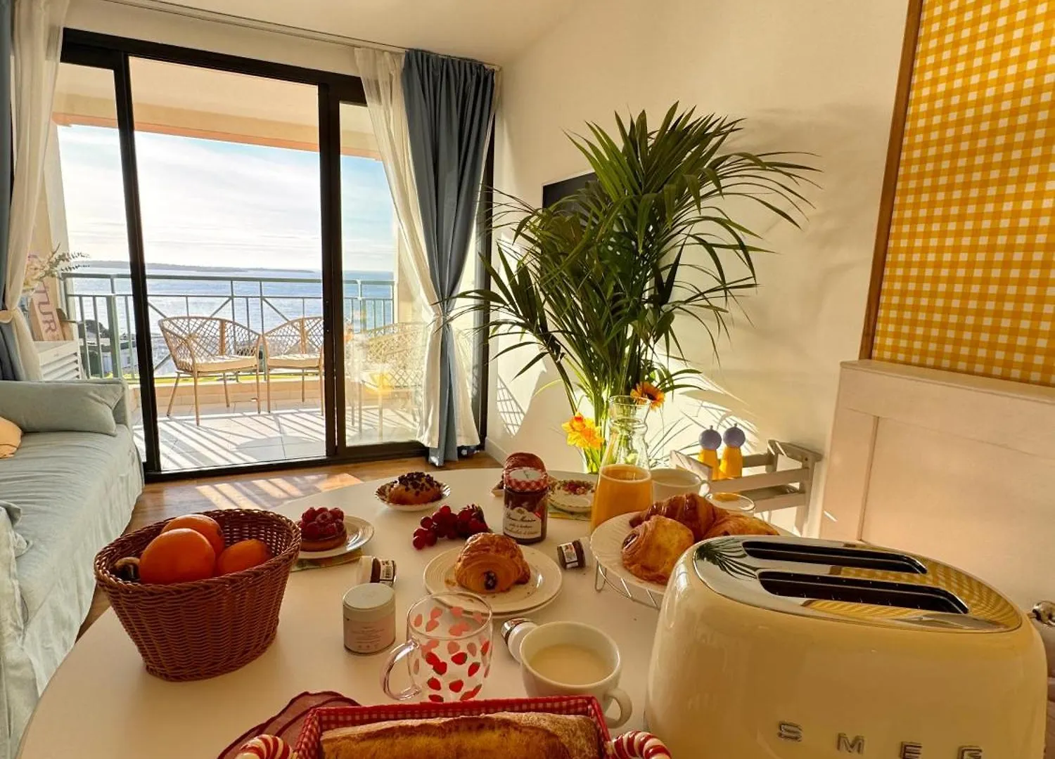 Apartment Vue Mer Imprenable, Piscine A Debordement - Cannes