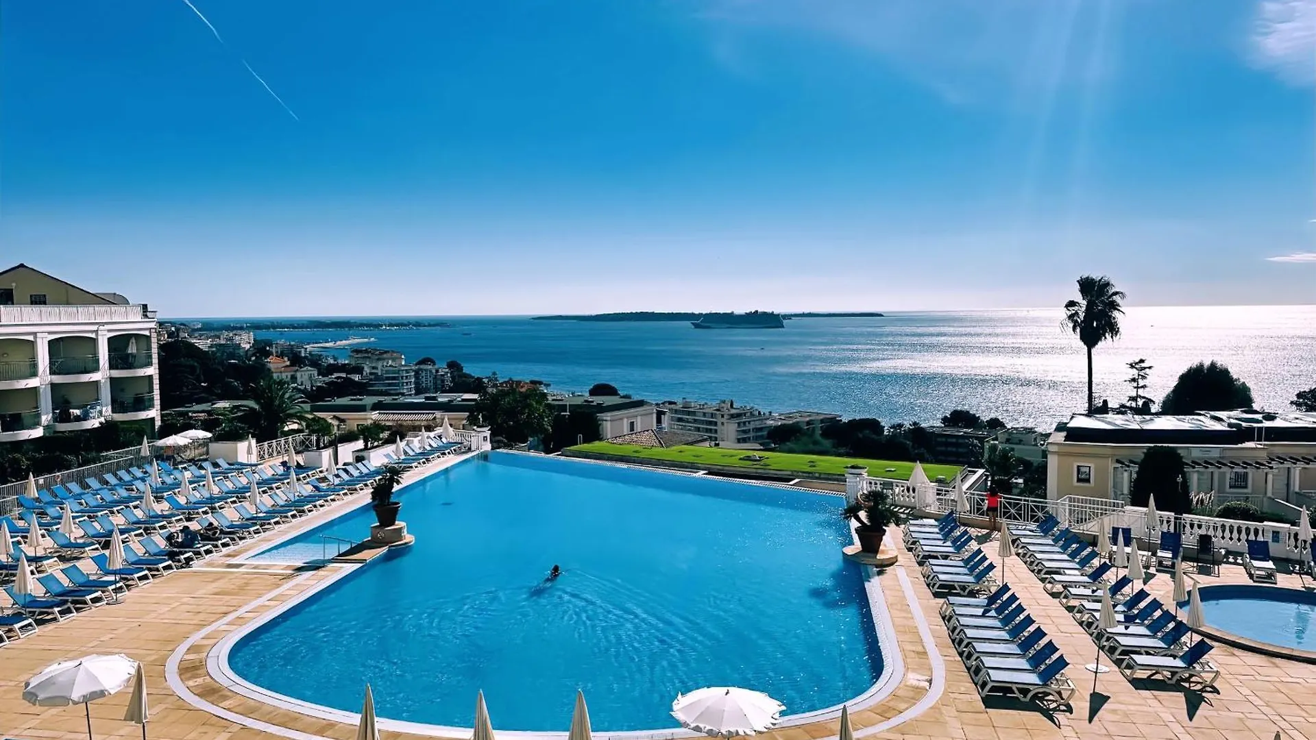 Apartamento Vue Mer Imprenable, Piscine A Debordement - Cannes